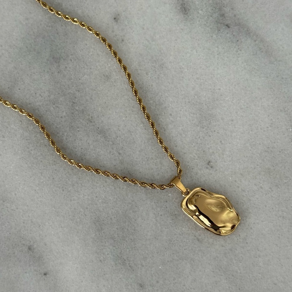 Gold Vintage Style Hammered Irregular Pendant Necklace 

Brand New
